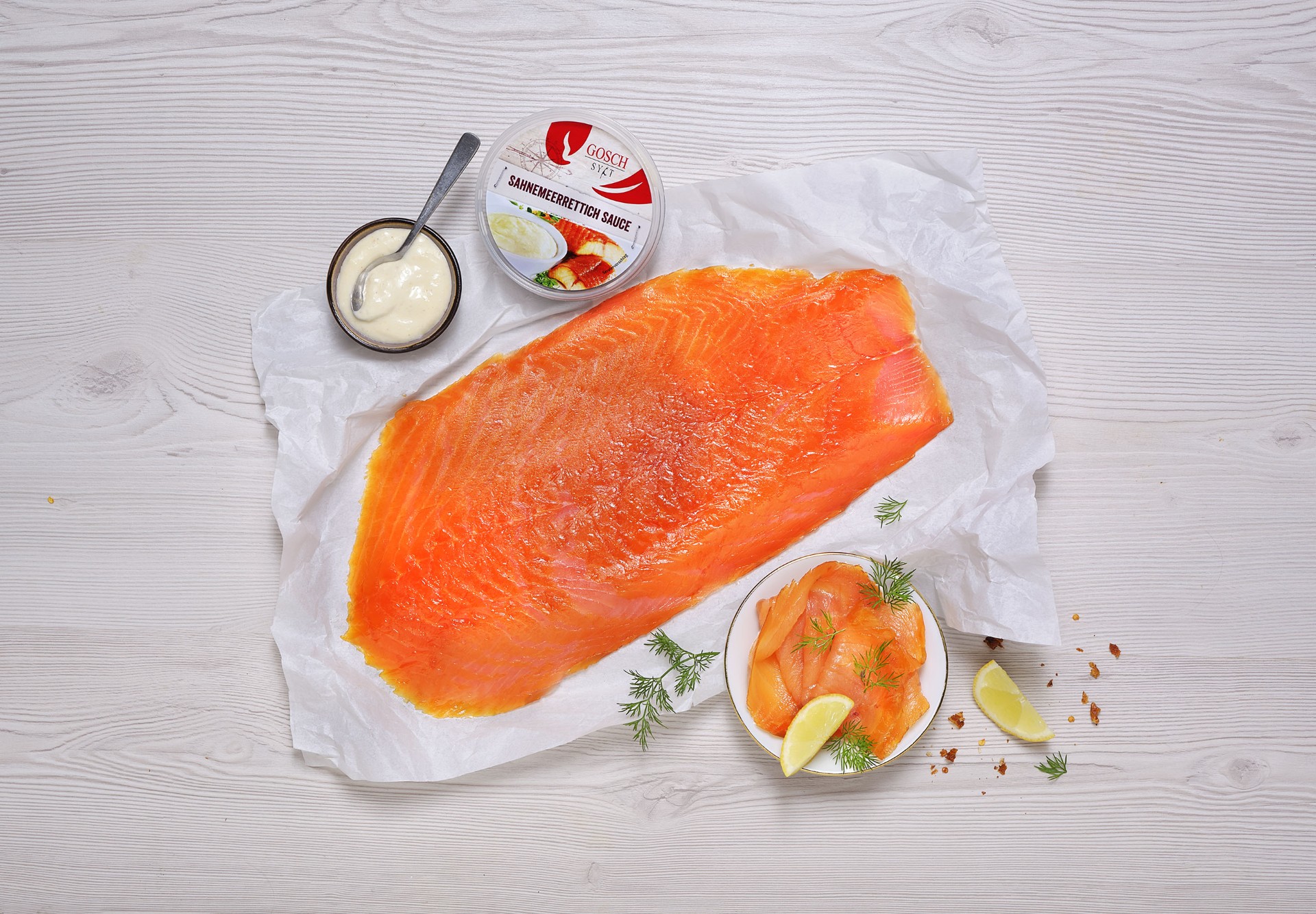 Räucherlachs mit Meerrettich-Sahnesauce